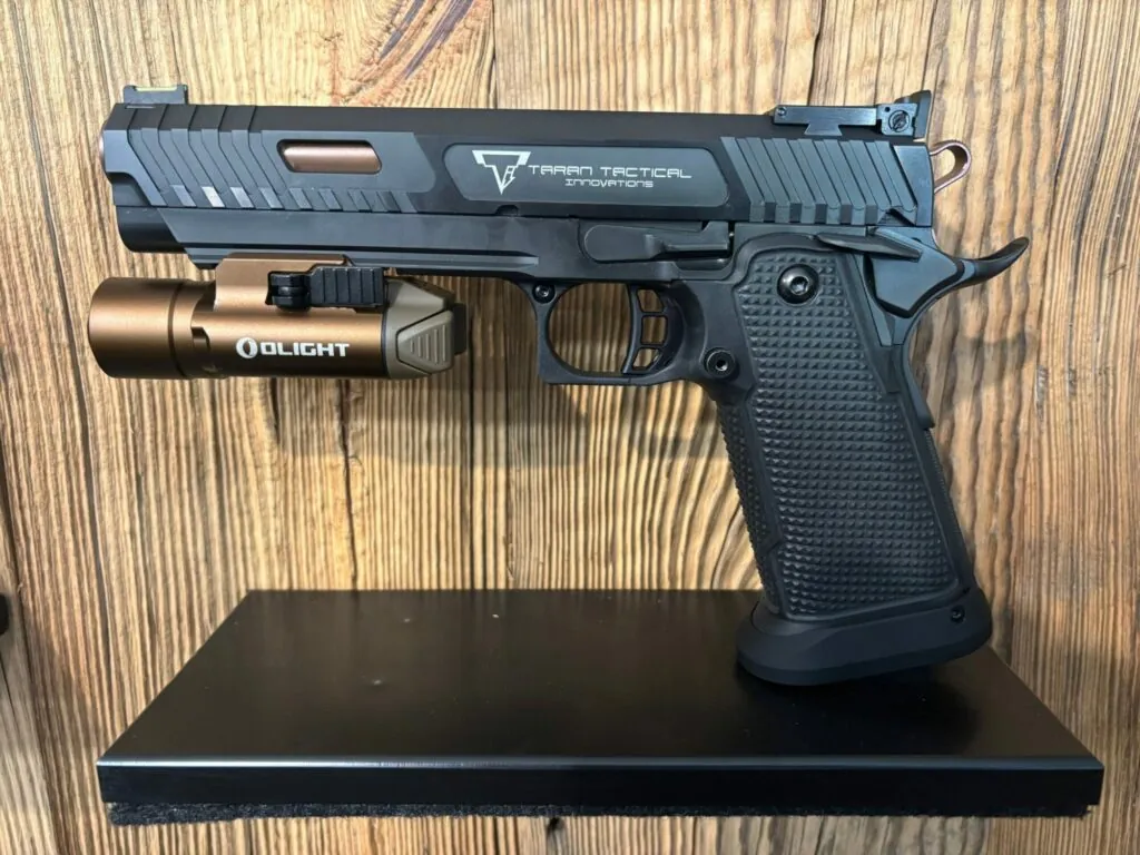 Olight BALDR Pro Taktisches Licht + Laser GR TAN